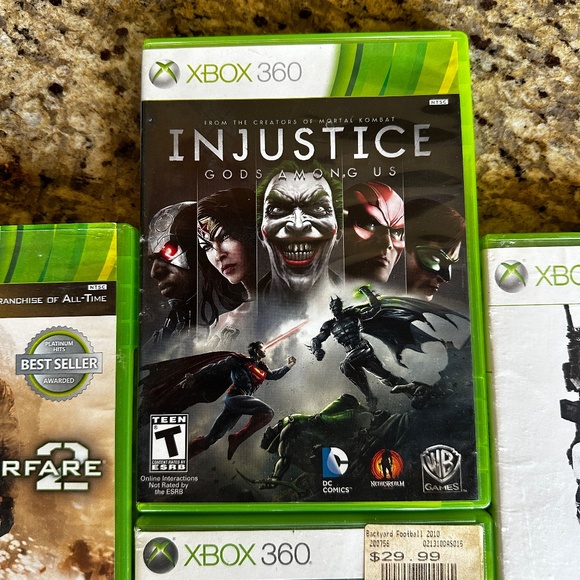 XBox 360 Video games: Call of Duty, Injustice, NFL Backyard Football, My Sims... - Picture 5 of 16
